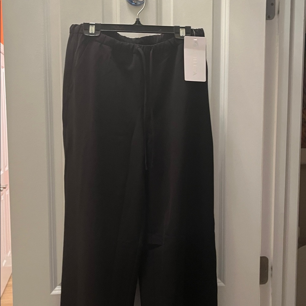 NWT Athleta MVP Snap Pant Black size Small Brand new with tags .